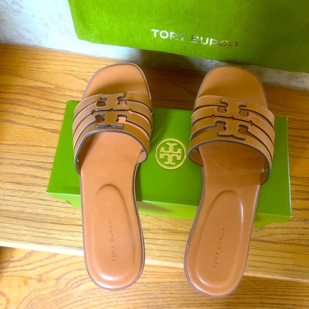New Tory Burch Ines Cage Slide in  Camello color size 8